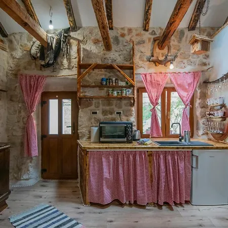 The Old Stable 1861 Imotski